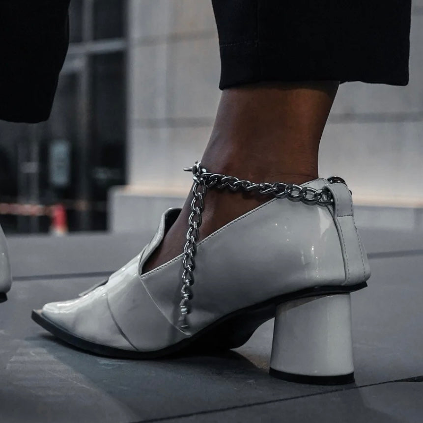 Silvery chained