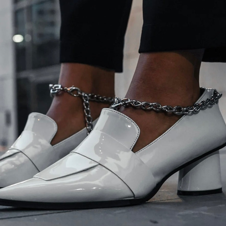 Silvery chained